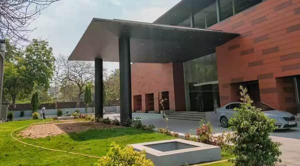 Dhanji Street, Nabipur, Gujarat