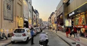 Commercial Street, Bangalore: Location, Connectivity, Route, and FAQs