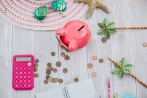 How to Talk About Money and Salaries With Friends