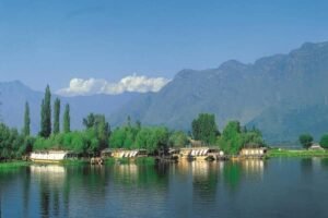 Top 10 Famous Lakes in India